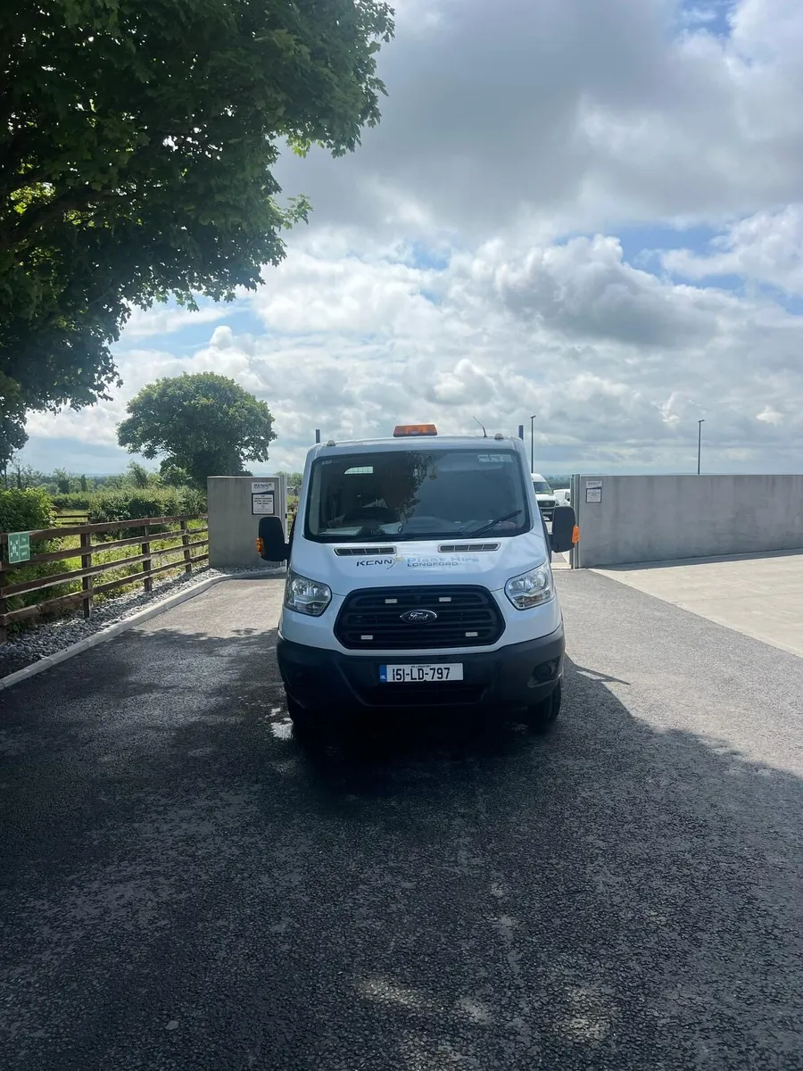 FORD TRANSIT 7 Seat Crewcab  2.2 TDCi 125 PS 350 - Image 1