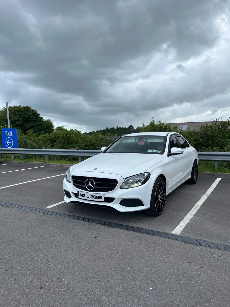 Mercedes Benz - Image 1