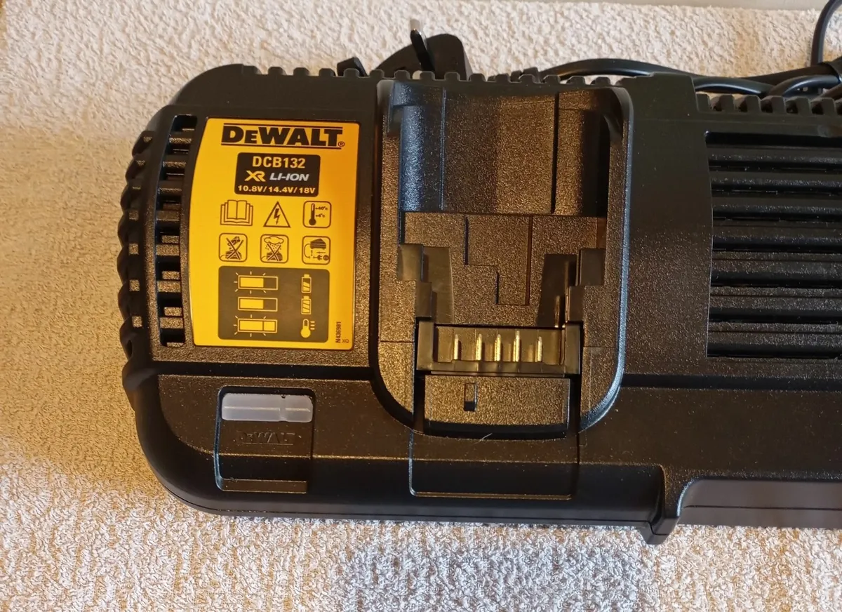 DeWalt Dual Charger (New) - Image 2