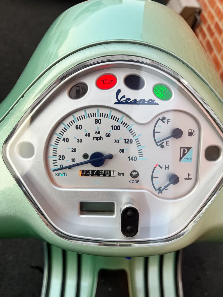 Piaggio Vespa 125 - Image 3