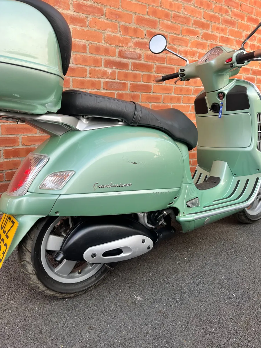 Piaggio Vespa 125 - Image 4