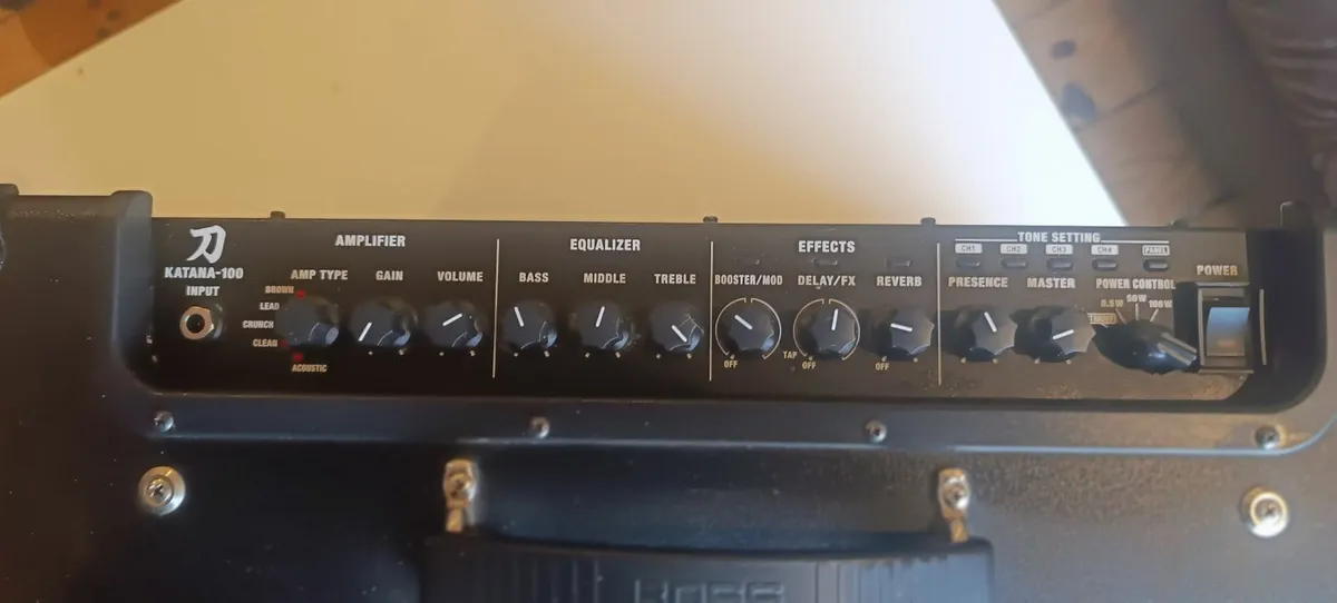 Boss Katana mk2 100W with foot controler - Image 3
