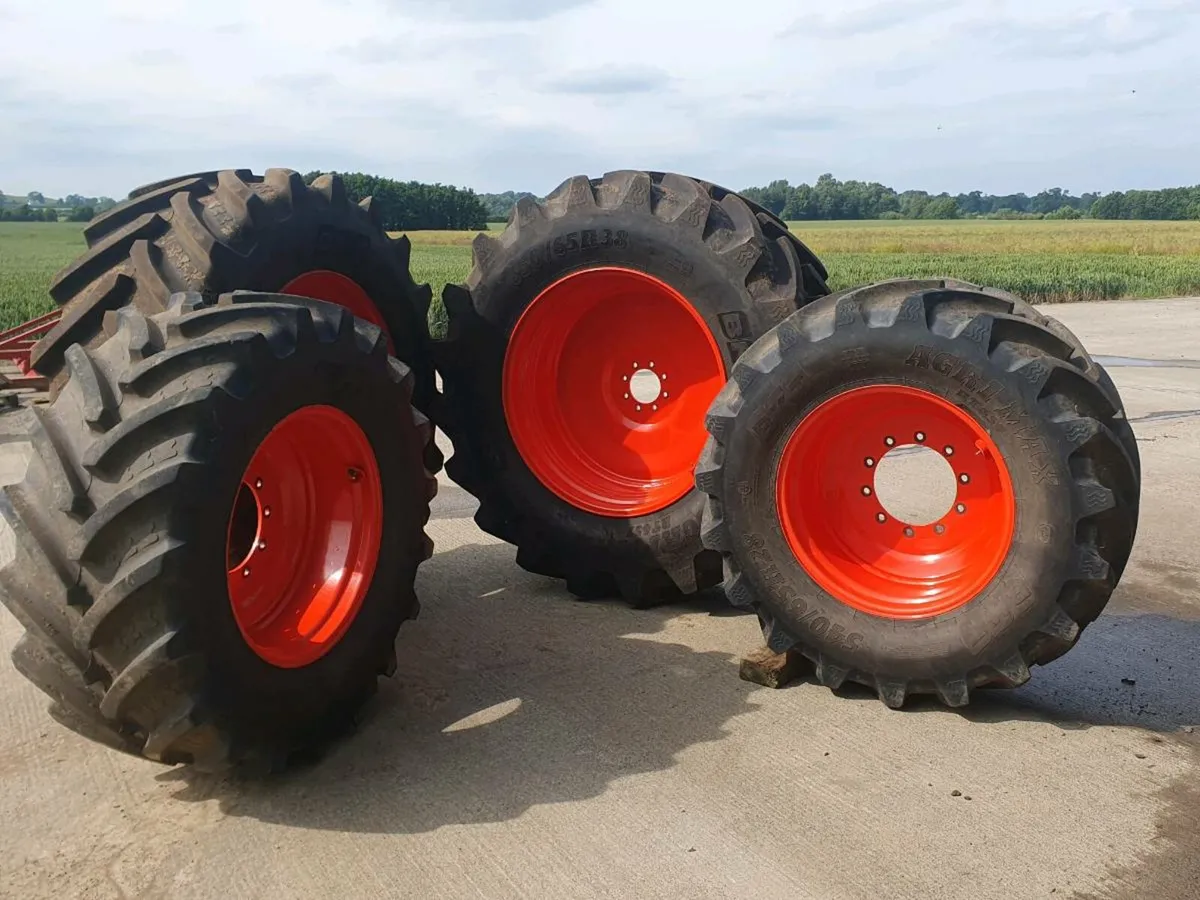 Tractor wheels - Image 1
