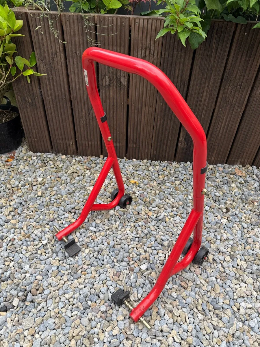 Motorcycle stand ,Suzuki 650 exhaust - Image 1