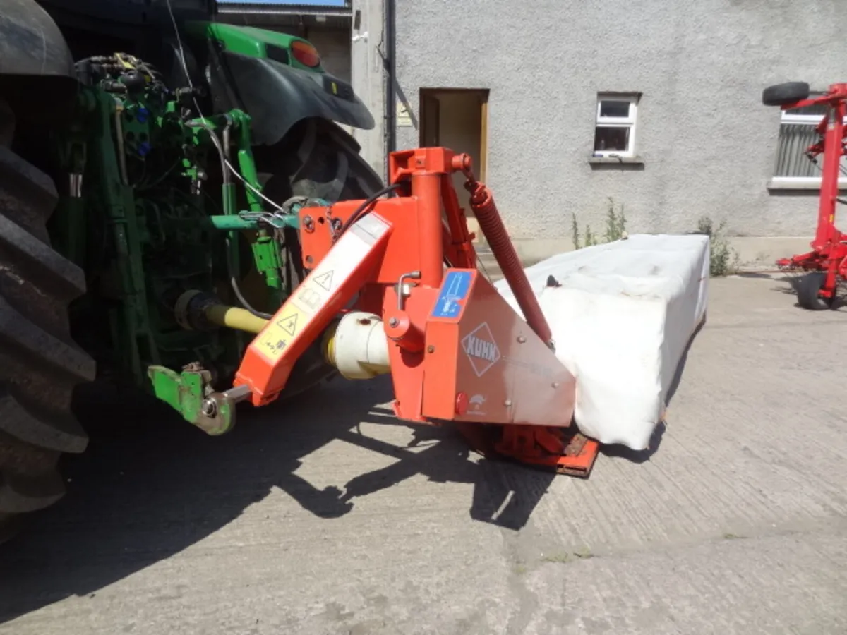 Kuhn GMD 800 Side Mounted Disc Mower - Image 4