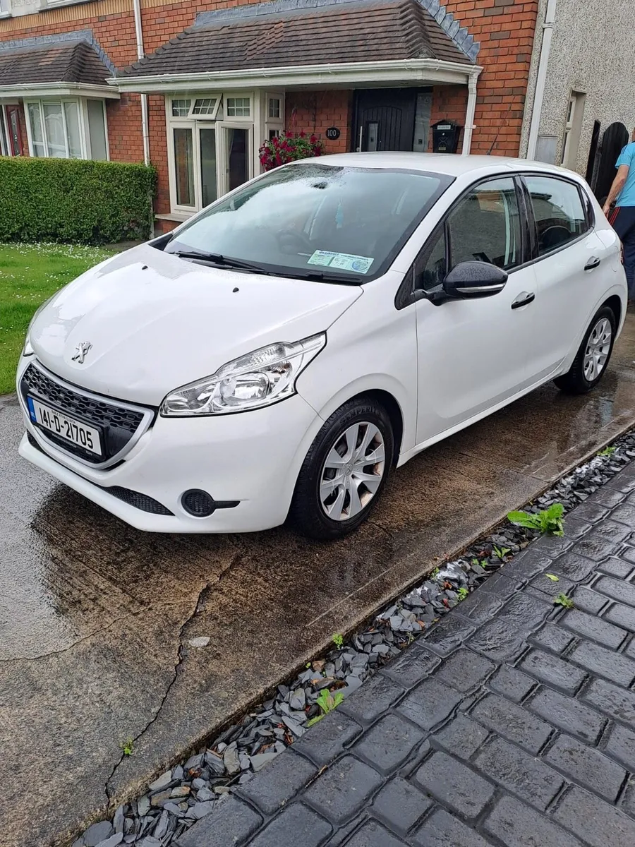 Peugeot 208 - Image 3