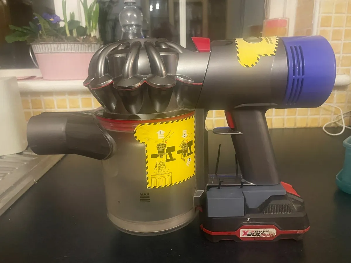 Dyson V7/V8 to Parkside X-20V Battery Adapter - Image 3