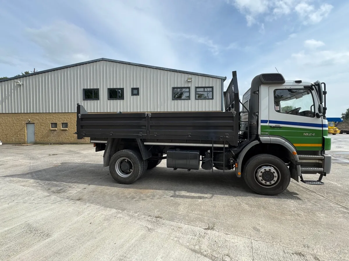 Ex Council Mercedes 18t drop  tipper, only 37k mls - Image 3