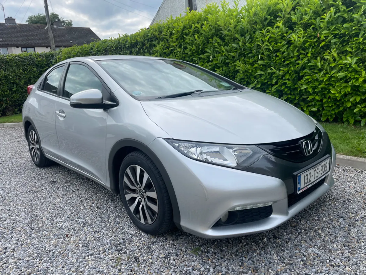 Honda Civic 2013 - Image 2