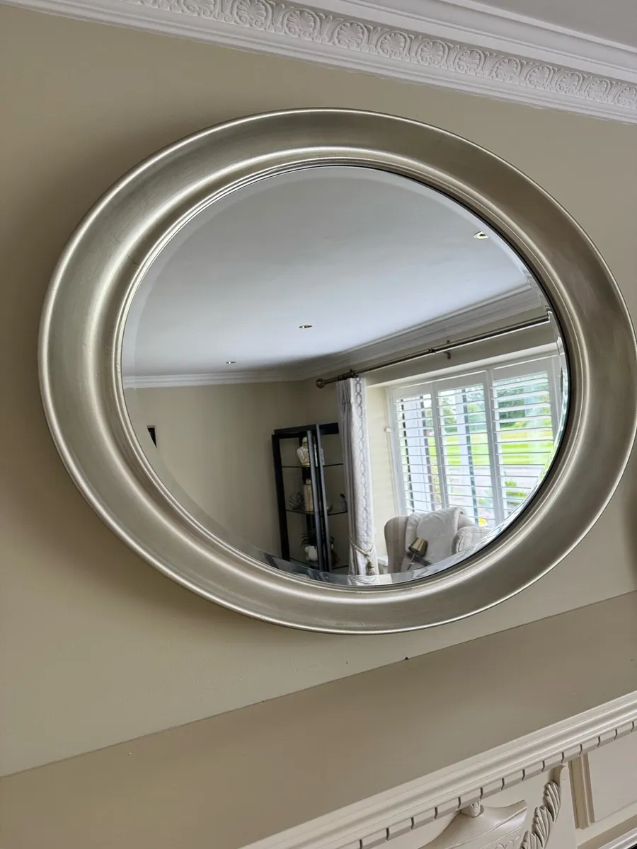 Light gold oval mirror - Image 1