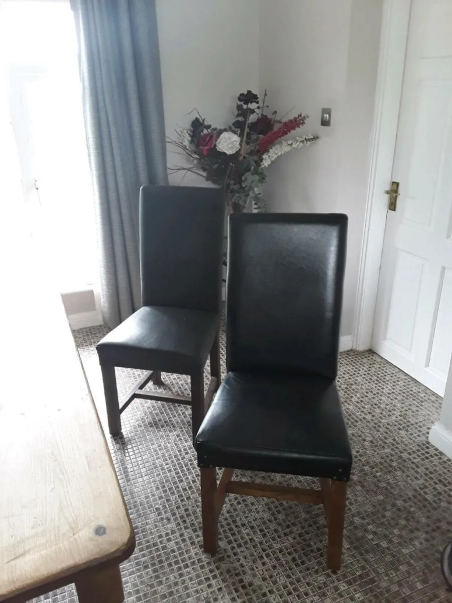 6 leather dining chairs  top quality 200e - Image 1