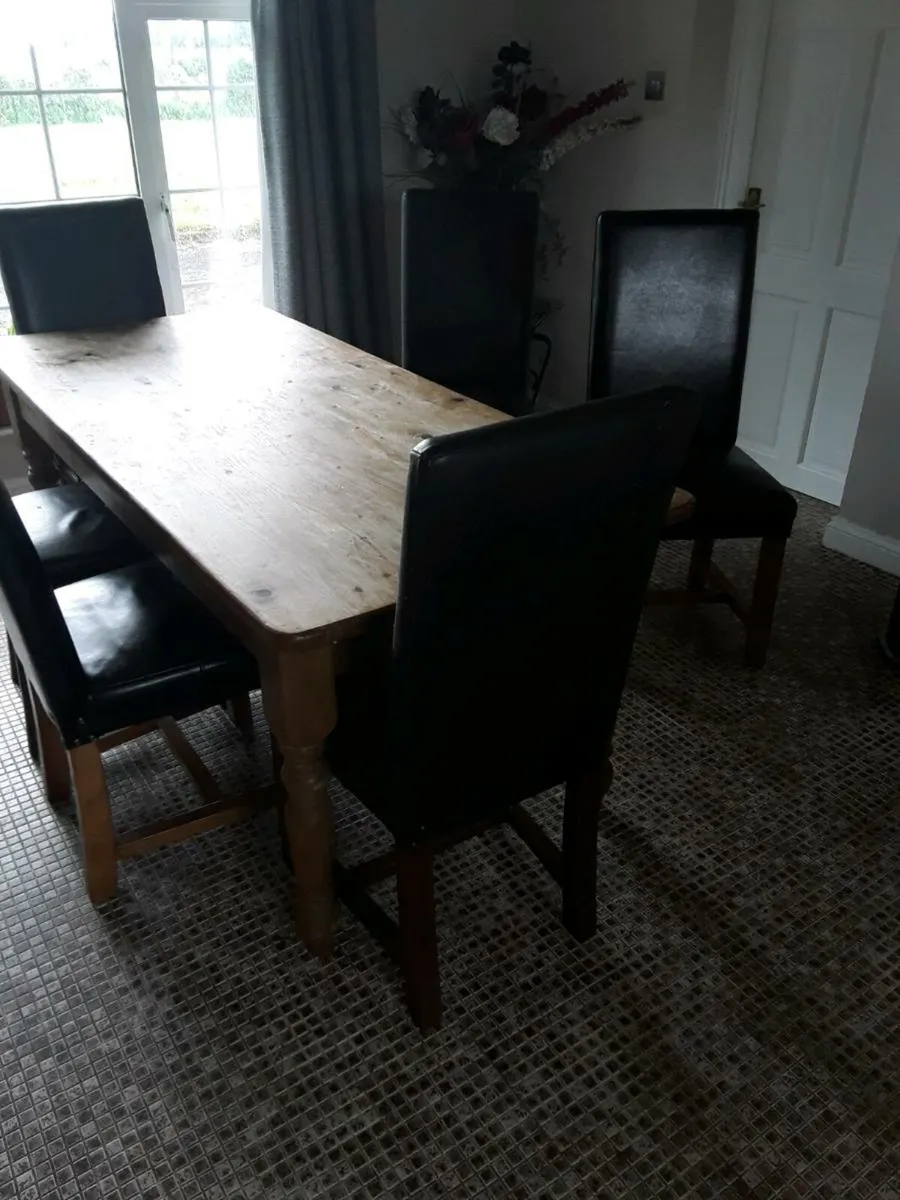 6 leather dining chairs  top quality 200e - Image 2