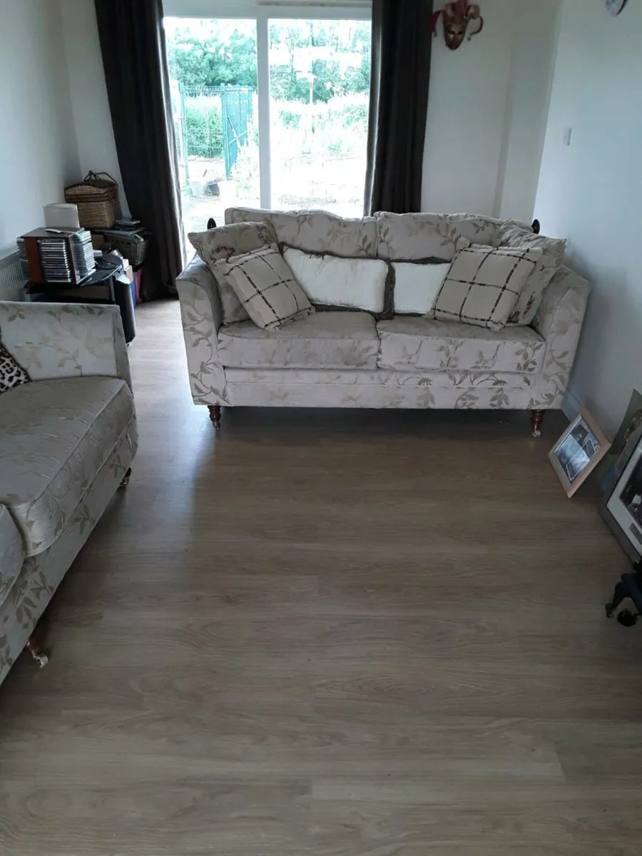 2 sofas 5ft and 6ft top quality 200e each - Image 1