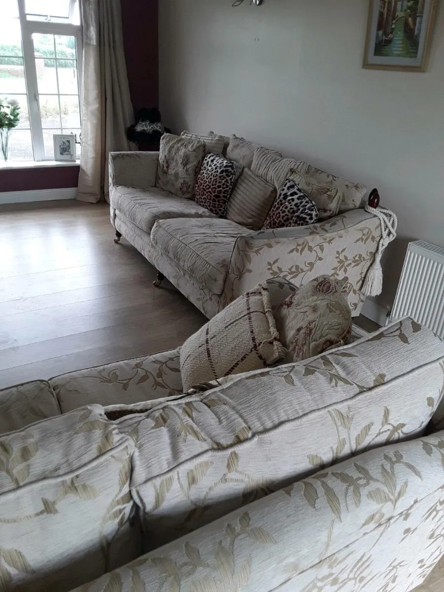 2 sofas 5ft and 6ft top quality 200e each - Image 2