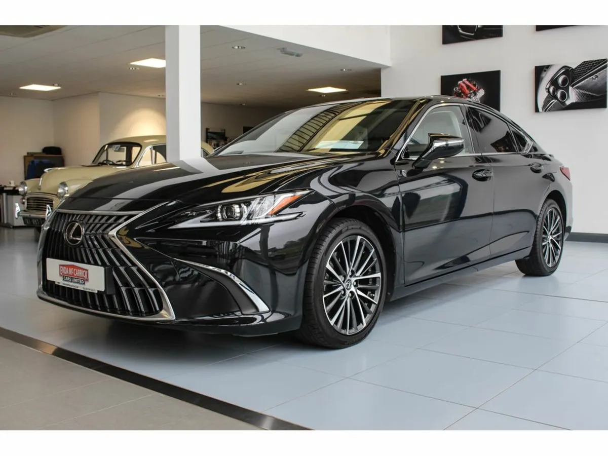 Lexus ES Dynamic - Image 4