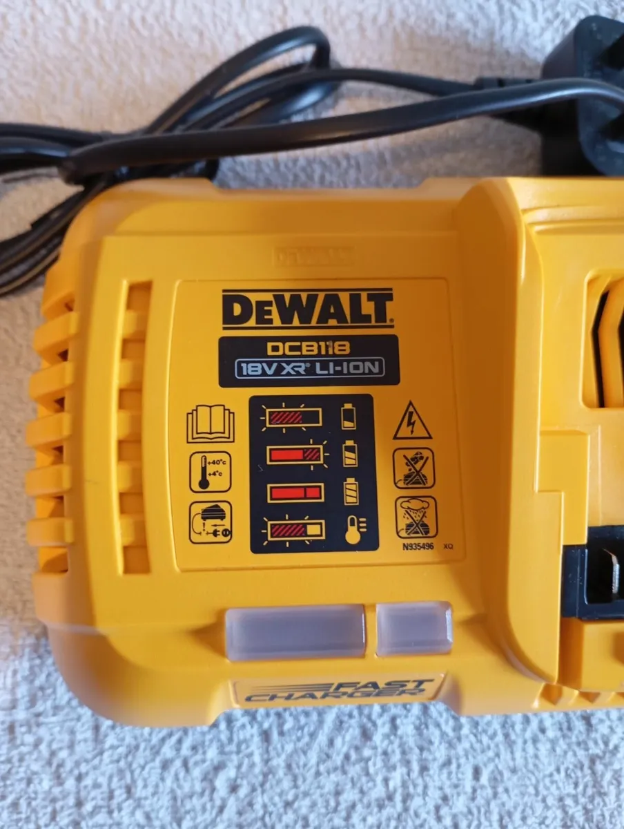 DeWalt Fast Charger (New) - Image 2