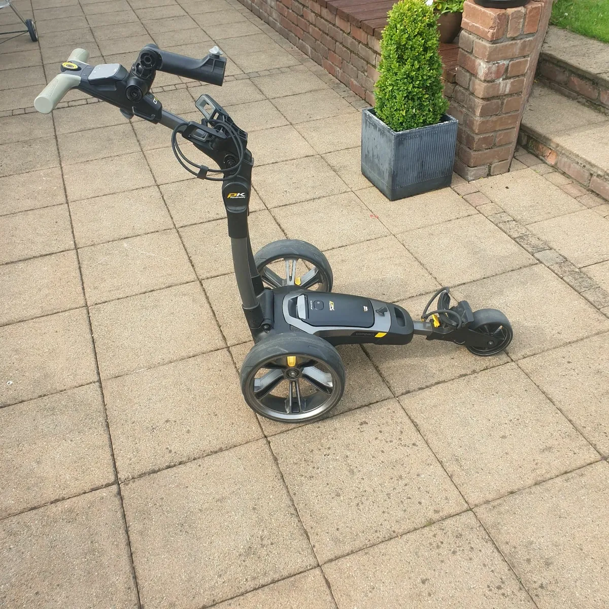 PowaKaddy electric golf trolly - Image 4