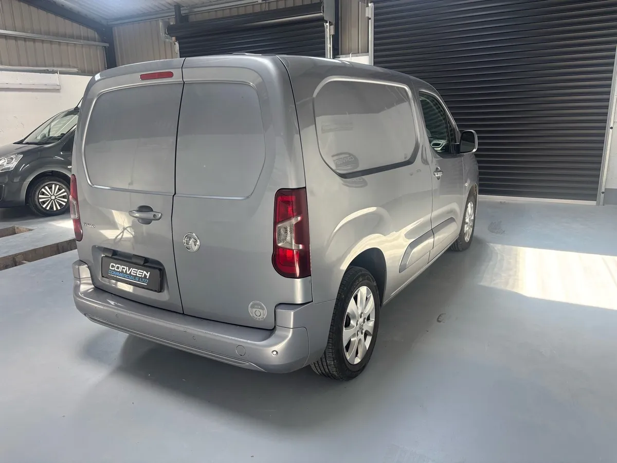 2019 Vauxhall Combo 100bhp Sportive - Image 2