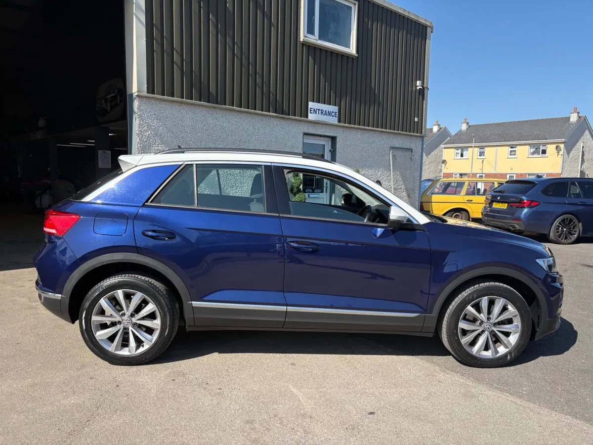 Volkswagen T-Roc 2019 - Image 2