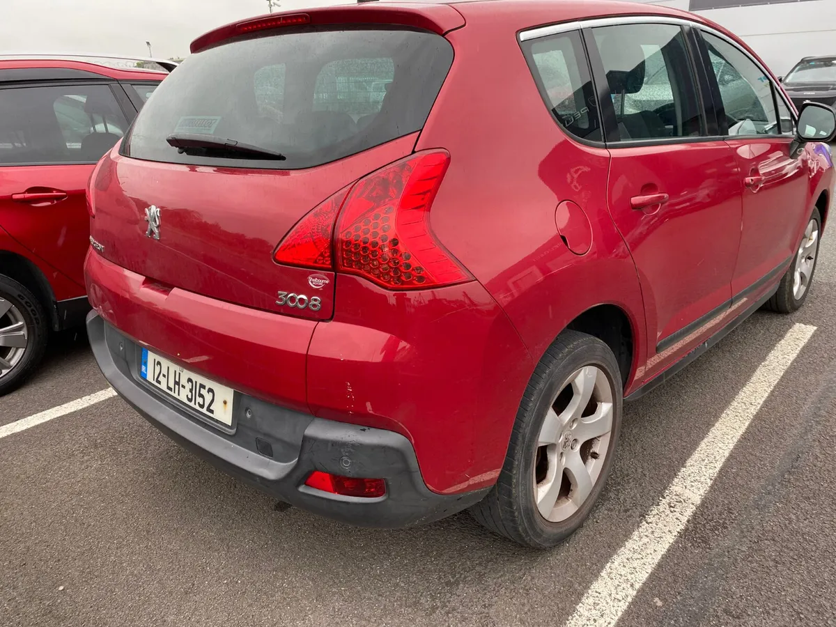 MINT CONDITION Peugeot 3008 2012 - Image 4