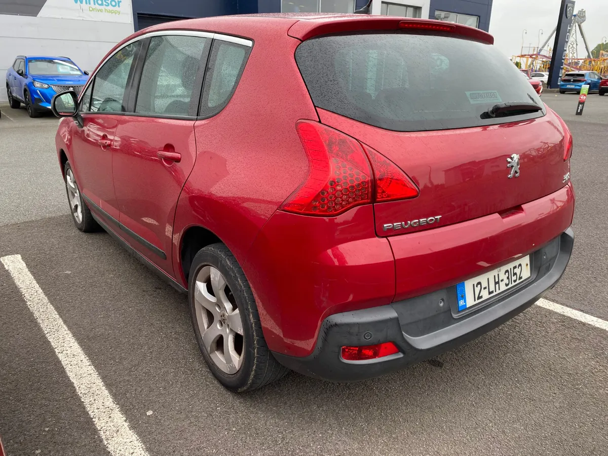 MINT CONDITION Peugeot 3008 2012 - Image 3