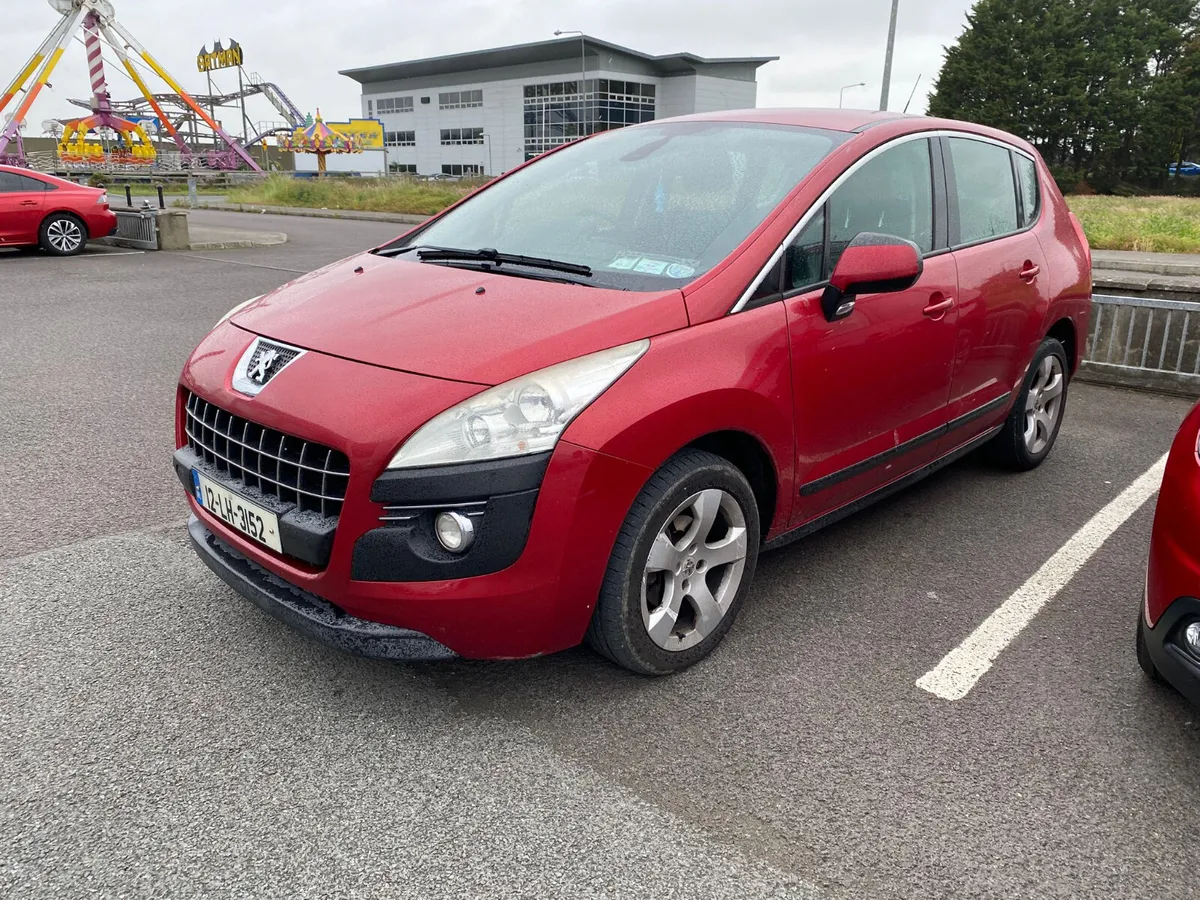 MINT CONDITION Peugeot 3008 2012 - Image 2