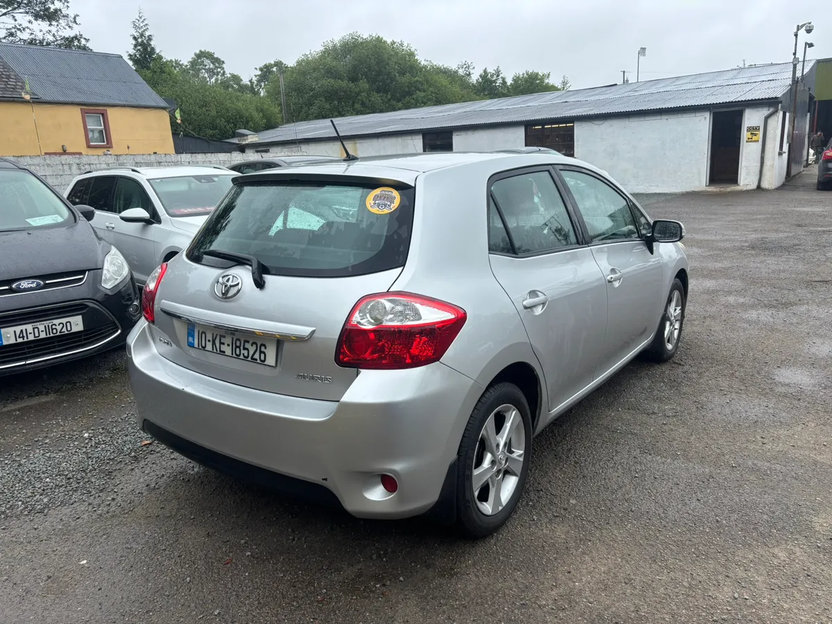 Low Miles Toyota Auris New NCT Warranty - Image 4
