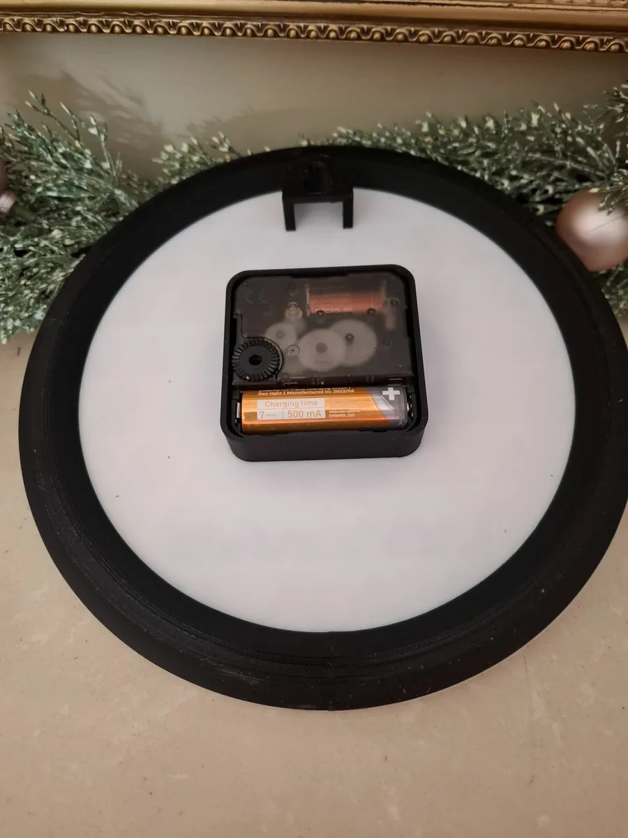 Vintage British Leyland Collectors item clock. - Image 3