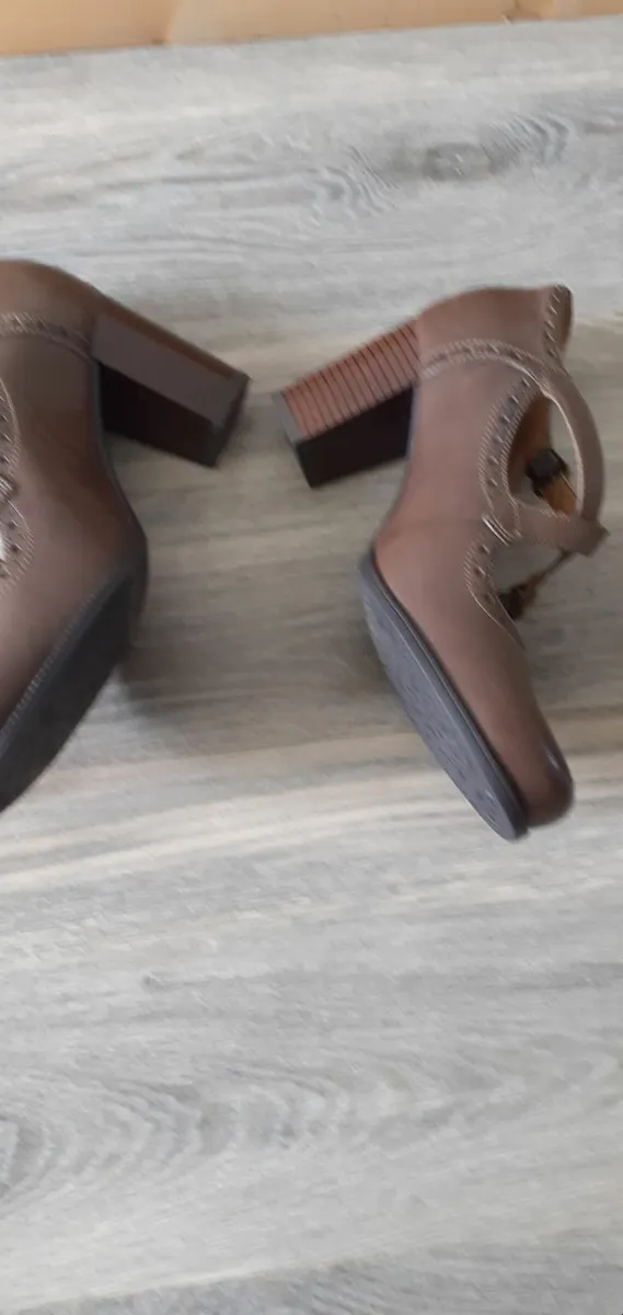 Womens shoes - Image 2