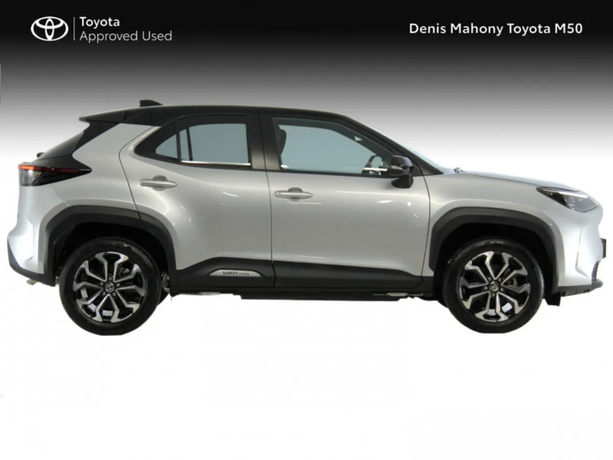 Toyota Yaris Cross Luna Sport Hybrid Auto - Image 3