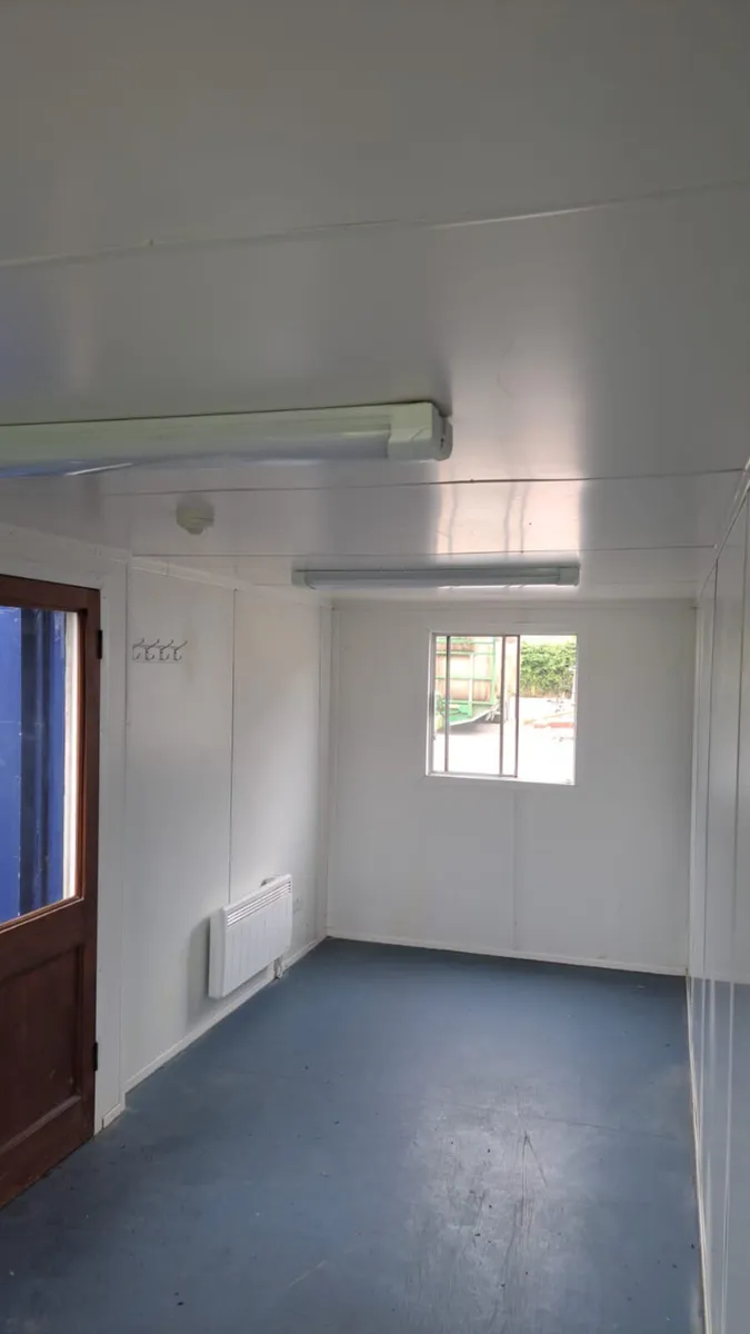 Cabin office - Image 2