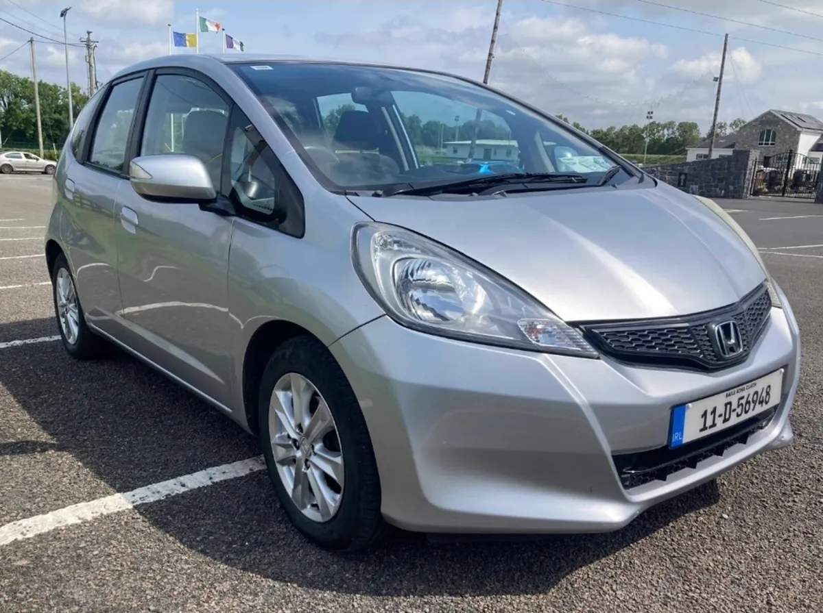 2011 HONDA JAZZ 1.3 VTEC NCT+TAX+LOW MILAGE - Image 3