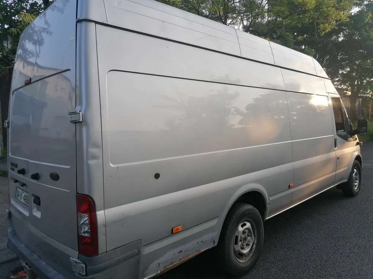 Van - Image 4