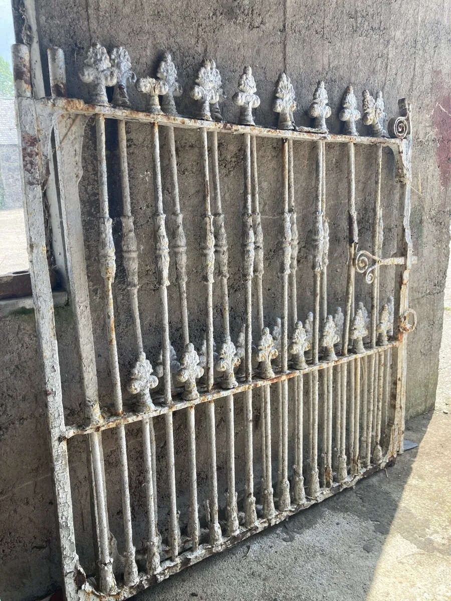 Gates - Image 1