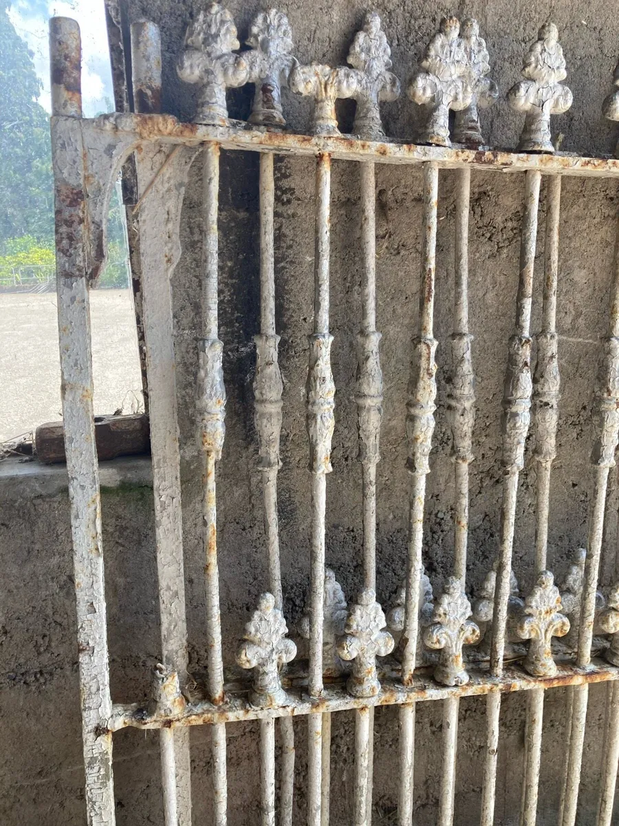 Gates - Image 3