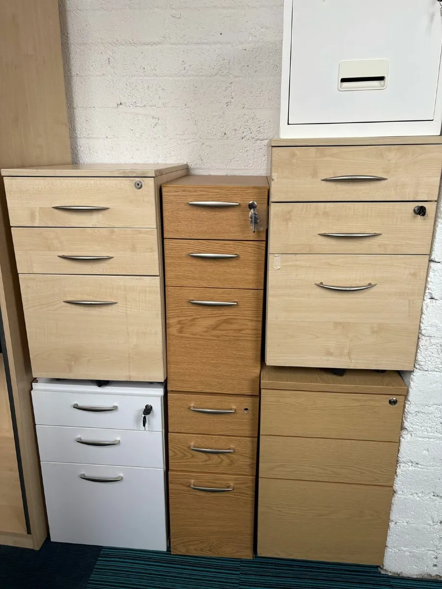 CLEARANCE AND USED STORAGE UNITS - FROM £40.00+VAT - Image 4