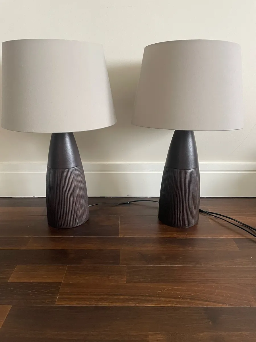 2 x matching lamps - Image 1