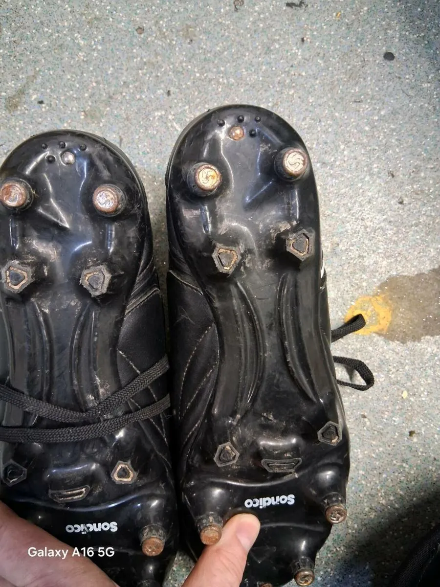 Football boots - Image 3