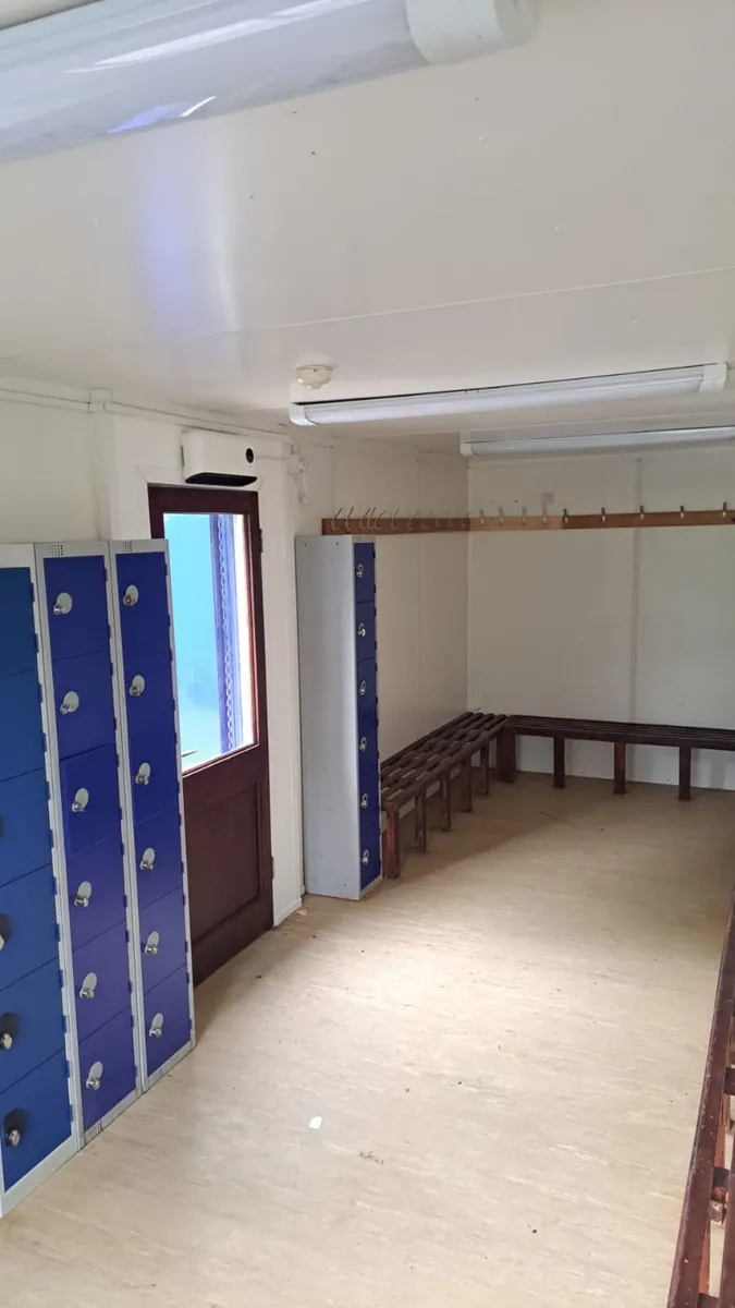 Cabin Changing room - Image 2