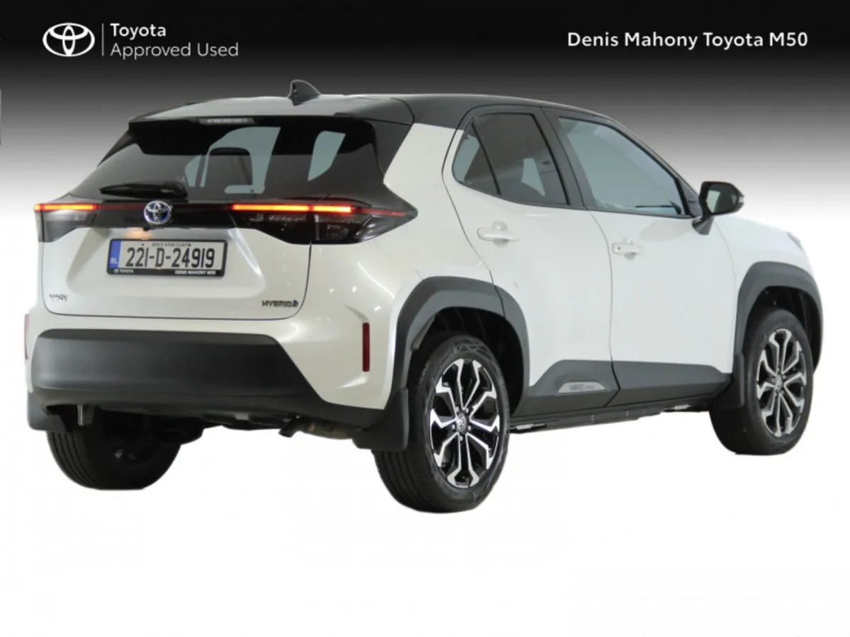 Toyota Yaris Cross Hybrid Luna Sport Auto - Image 2