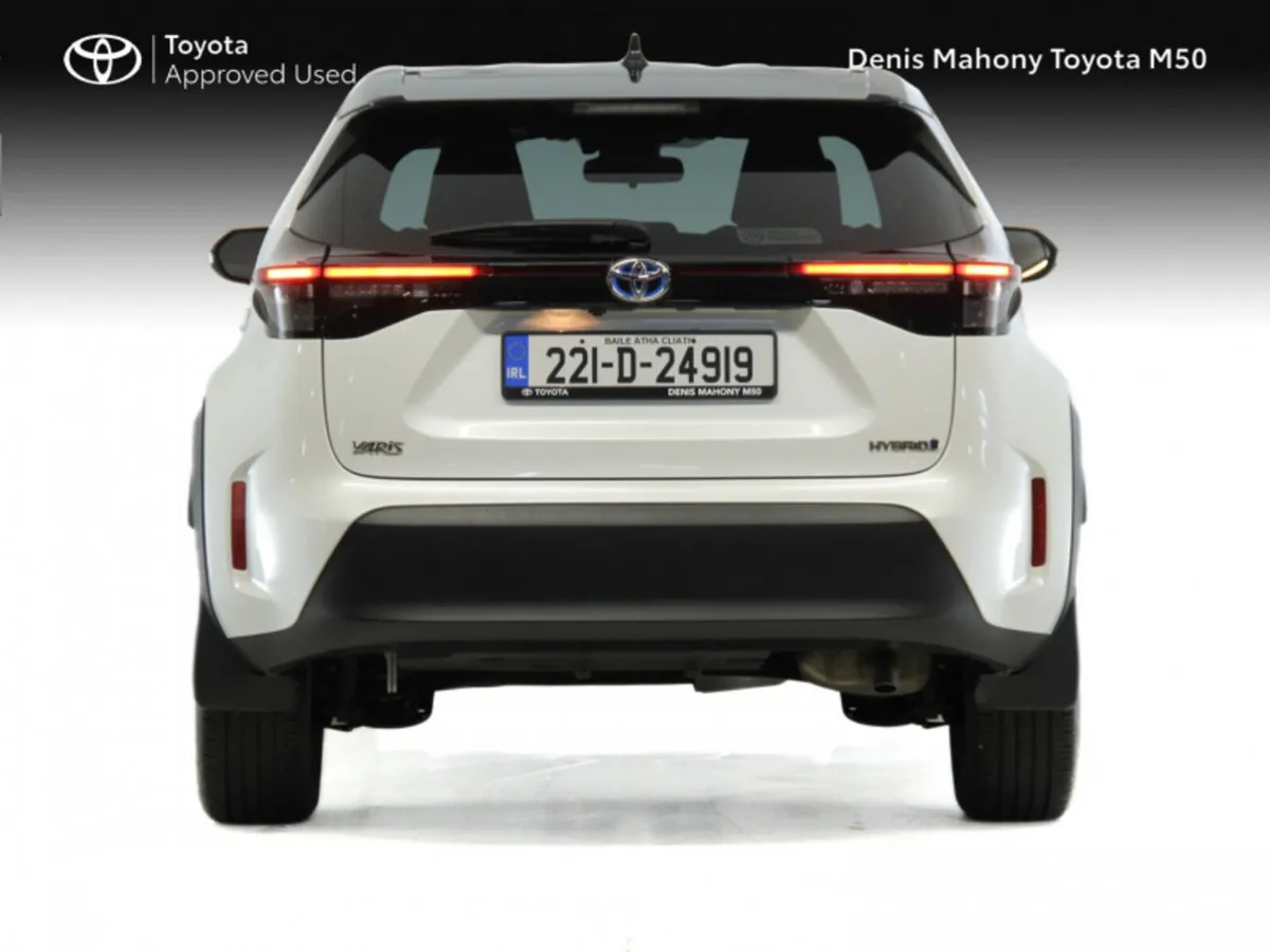 Toyota Yaris Cross Hybrid Luna Sport Auto - Image 4