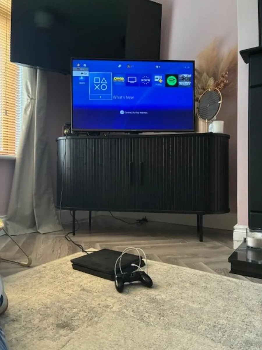 PS4 Slim 500gb - Image 3