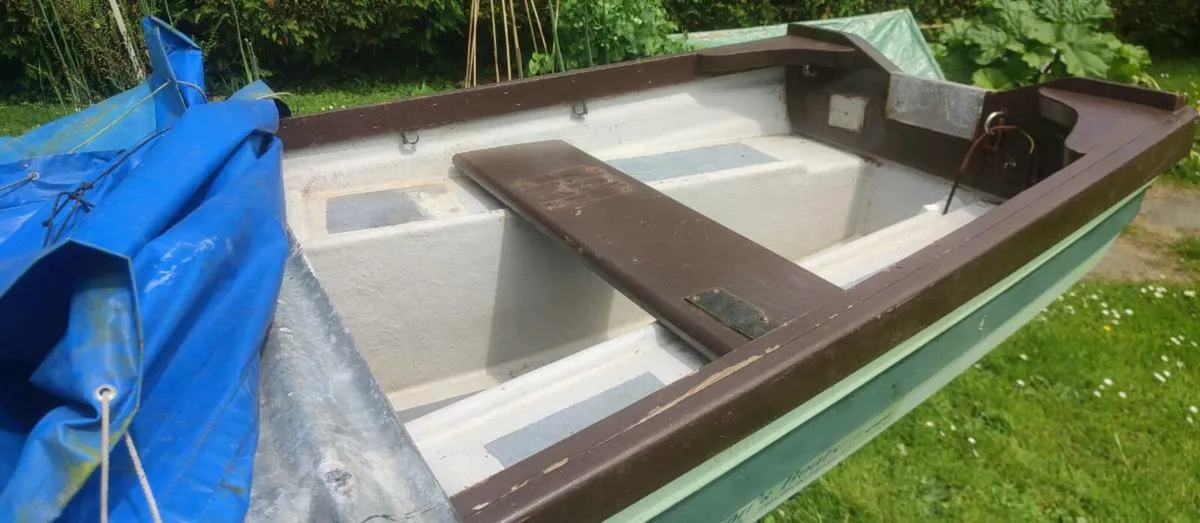 19 ft fishing boat - Image 4