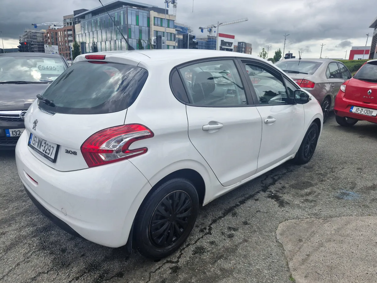 Peugeot 208 2015 - Image 4