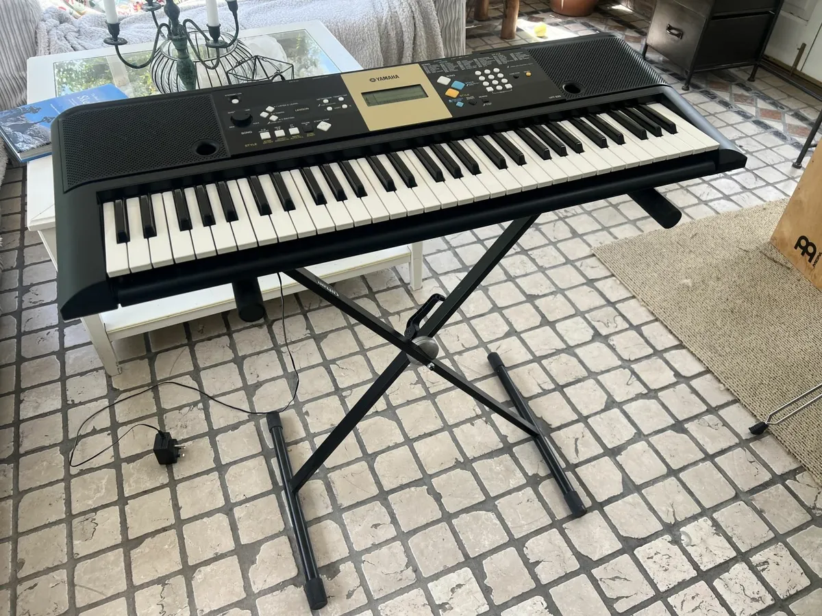 Yamaha Keyboard & Stand - Image 1