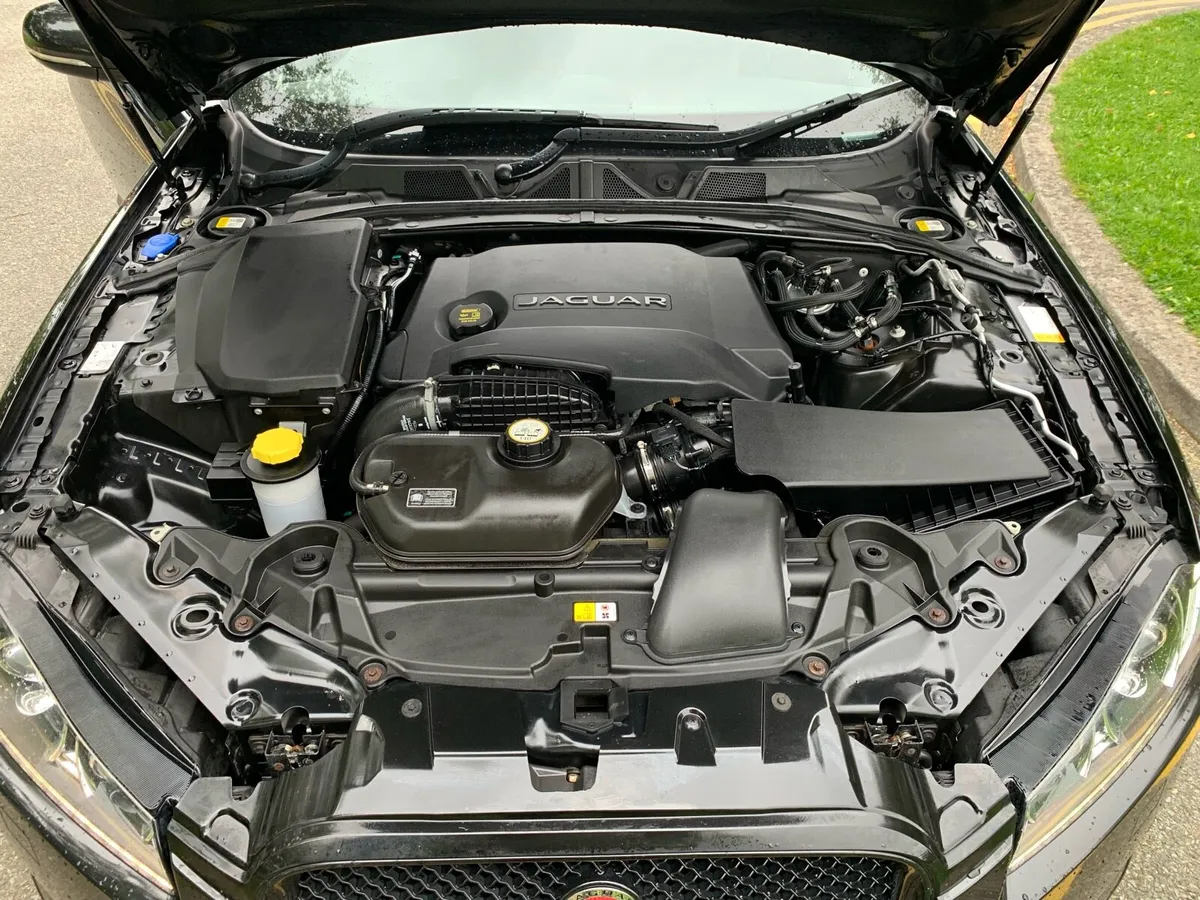 Jaguar XF Portfolio S - Image 4
