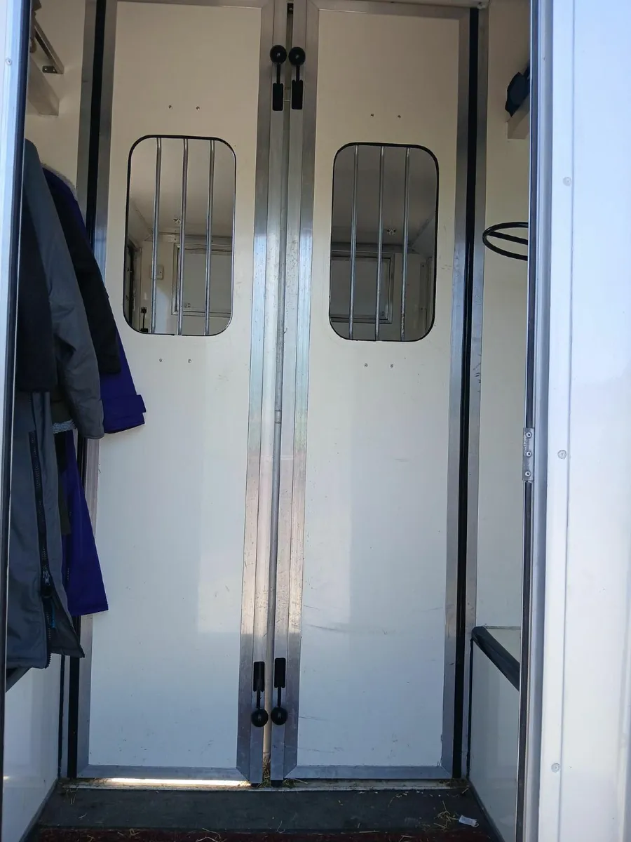 Renault Master 2015 - Image 2