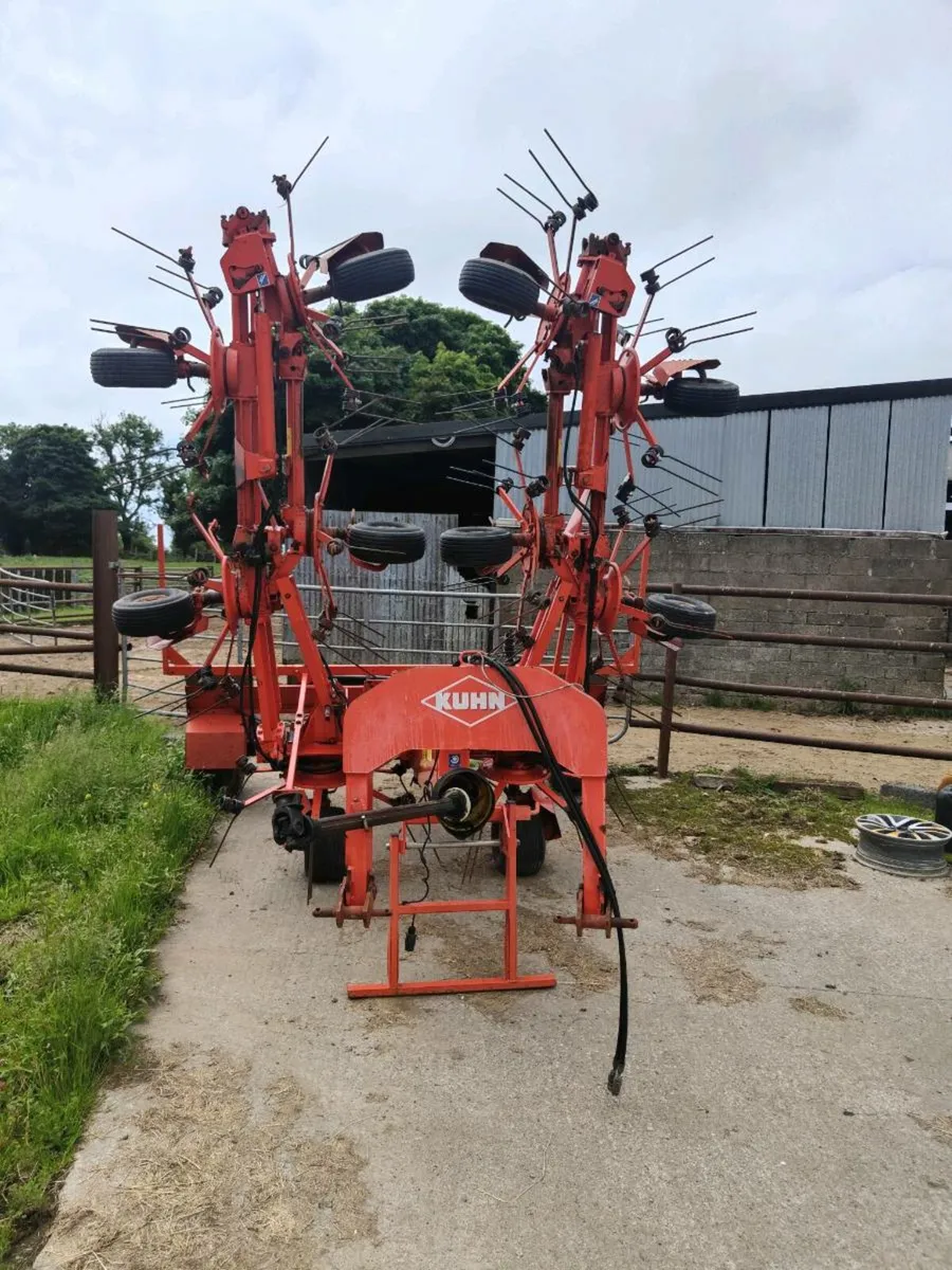 Kuhn 10 rotor tedder - Image 2