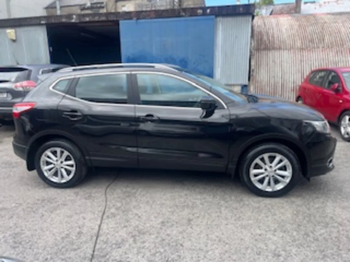 Nissan Qashqai 2016, LOW MILEAGE, PANORAMIC ROOF - Image 2