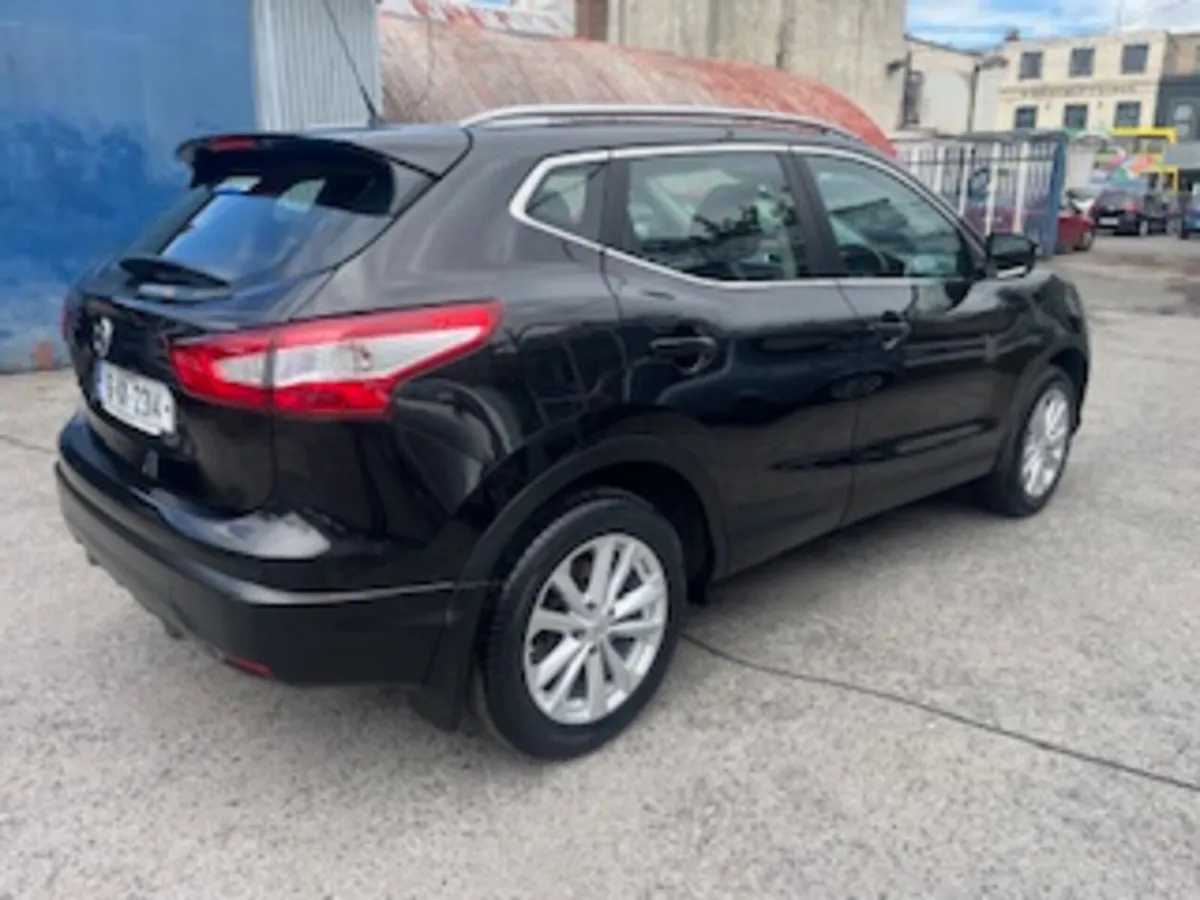 Nissan Qashqai 2016, LOW MILEAGE, PANORAMIC ROOF - Image 3